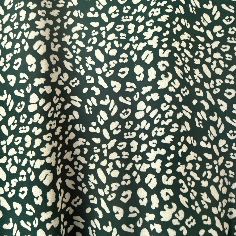 Chic Green and White Patterned Maxi Dress - Picture 7 of 7